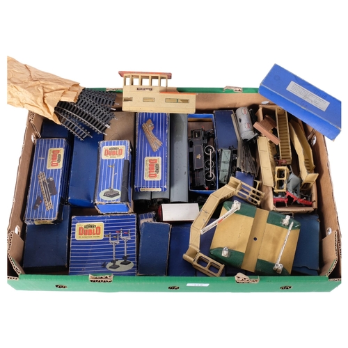 119 - HORNBY DUBLO - a quantity of Vintage HO gauge items, including a 