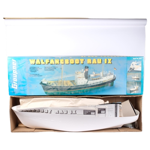 126 - A Graupner, Walfangboot Rauix plastic model display kit, kit ref. 2157, appears complete and in orig... 