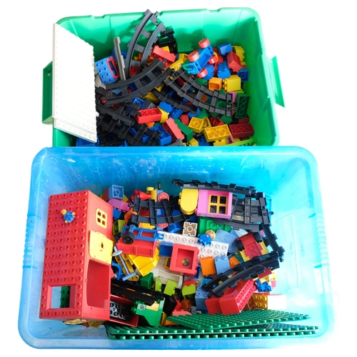 134 - A large quantity of Duplo building blocks and accessories