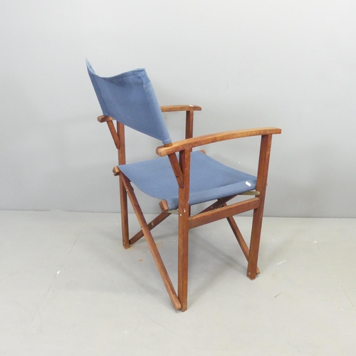 2685 - A set of five teak framed director's folding garden chairs, and another similar. (6)