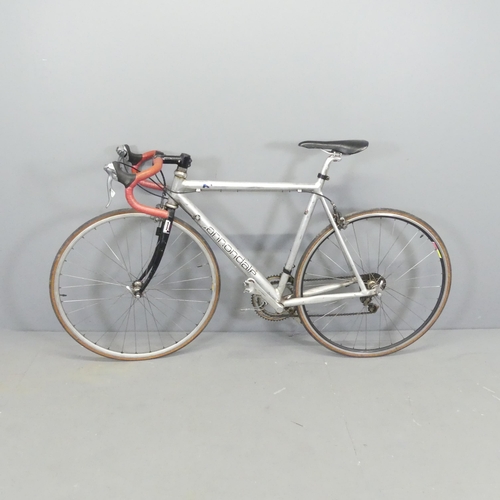 2705 - A mens' Cannondale road bicycle.