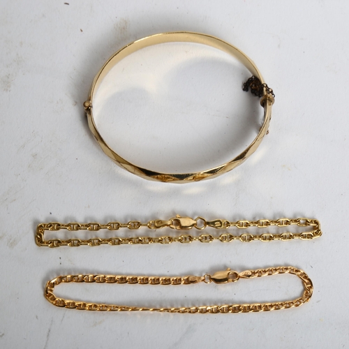 1199 - A group of gold jewellery, to include a 9ct gold bracelet (1.9g), a 14ct gold bracelet, by The Prest... 