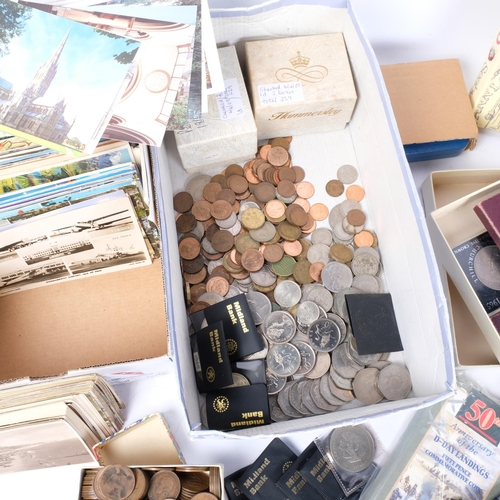 763 - A box of British coinage, including commemorative crowns, and a D-Day Landings 50 pence commemorativ... 