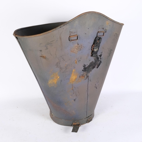 782 - A large reproduction ice bucket, inscribed Chateauneuf Du Pape, H57cm