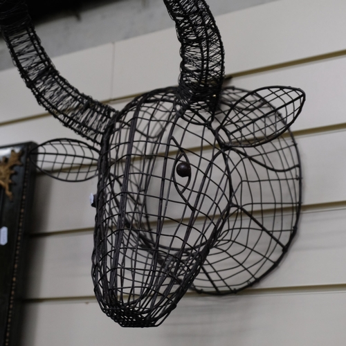 799 - Wirework study of a stag