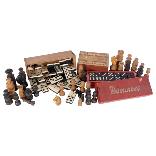 842 - Chessmen, cribbage box, dominos etc