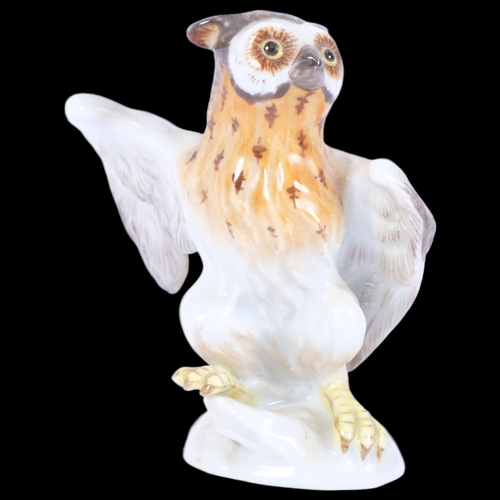 880 - A small Meissen owl, model no. 77140, H7.5cm