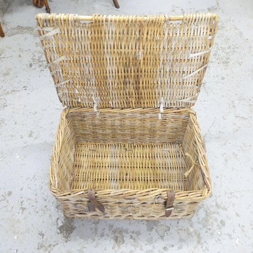 2713 - A large wicker laundry hamper. 75x40x52cm.