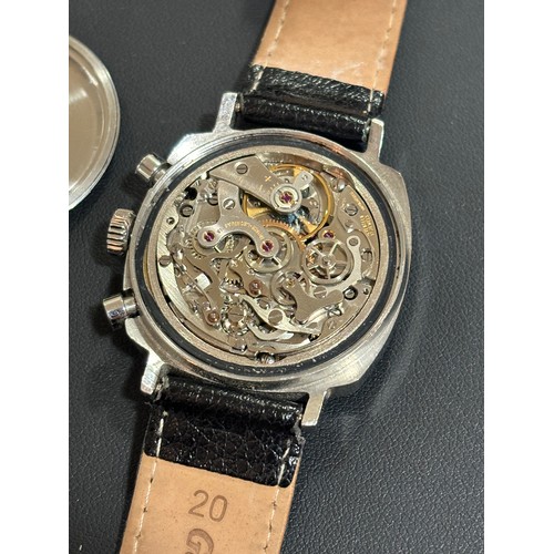 1005 - HEUER - a Vintage stainless steel Camaro mechanical chronograph wristwatch, ref. 7220, circa 1960s, ... 