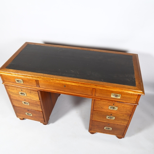 347 - A 19th century mahogany military pedestal desk, with 1 long frieze plan drawer and drawer-fitted ped... 