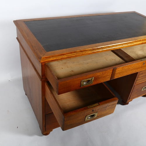 347 - A 19th century mahogany military pedestal desk, with 1 long frieze plan drawer and drawer-fitted ped... 