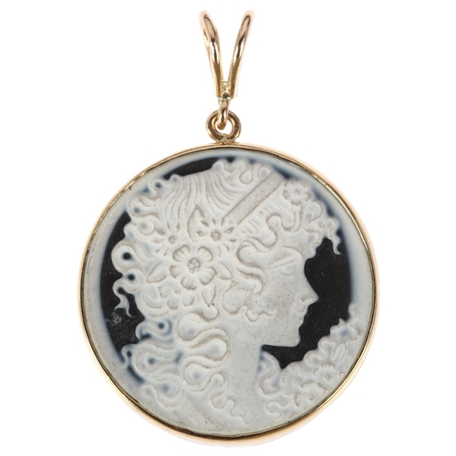 1177 - A late 20th century 9ct gold black glass cameo pendant, relief moulded depicting Art Nouveau female ... 