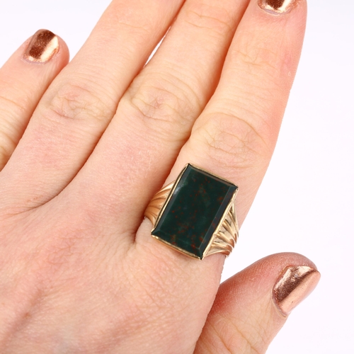 1188 - A mid-20th century 9ct gold bloodstone panel signet ring, maker FM, London 1969, unascribed rectangu... 