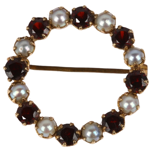 1223 - A mid-20th century 9ct gold garnet and pearl wreath brooch, maker HW&S, Birmingham 1964, 25mm, 4g