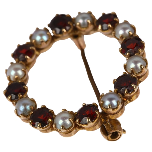 1223 - A mid-20th century 9ct gold garnet and pearl wreath brooch, maker HW&S, Birmingham 1964, 25mm, 4g