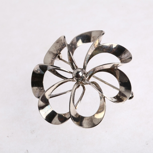 1446 - NIELS ERIK FROM - a Danish modernist sterling silver flowerhead openwork brooch, 39.3mm, 6.4g