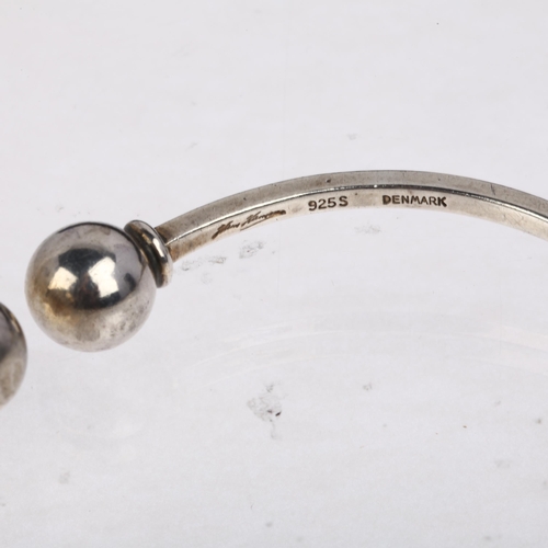 1447 - HANS HANSEN - an Art Deco Danish sterling silver torque bangle, band width 3mm, internal circumferen... 