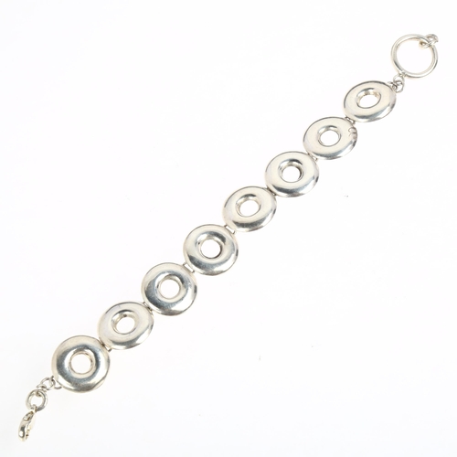 1455 - A Danish modernist sterling silver hoop link chain bracelet, 20cm, 22g