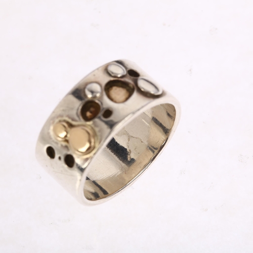 1472 - CATHY TIMBRELL (THE DUCKBARN STUDIO) - a bespoke sterling silver and gold organic band ring, band wi... 