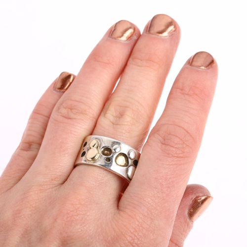 1472 - CATHY TIMBRELL (THE DUCKBARN STUDIO) - a bespoke sterling silver and gold organic band ring, band wi... 