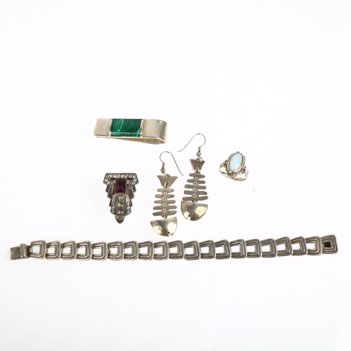 1512 - Various silver jewellery, including Mexican malachite money clip, fish earrings etc