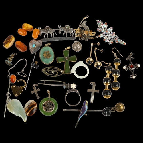 1516 - Various jewellery, including Navajo sterling silver and turquoise heart stickpin, butterscotch amber... 