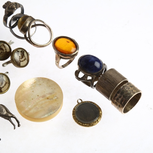 1519 - Various jewellery, including silver Claddagh rings, mother-of-pearl box, Kenart horse brooch etc