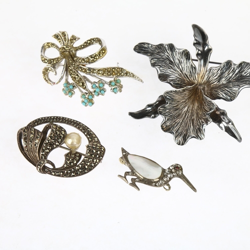 1527 - 4 Vintage brooches, including mother-of-pearl and paste kiwi bird, etc