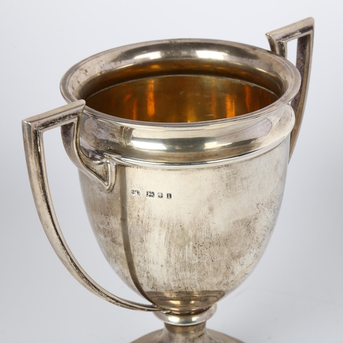 1639 - A George V silver 2-handled trophy cup, Garrard & Co Ltd of Calcutta and London, London 1926, 16.5cm... 