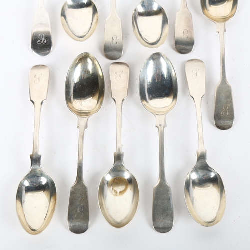 1673 - A set of 10 Edwardian silver Fiddle pattern teaspoons, Mark Willis, Sheffield 1903, and another simi... 