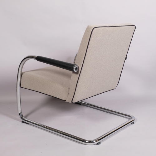 2070 - A Vitra Visalounge cantilever lounge chair by Antonio Citterio, the chrome plated steel frame with l... 