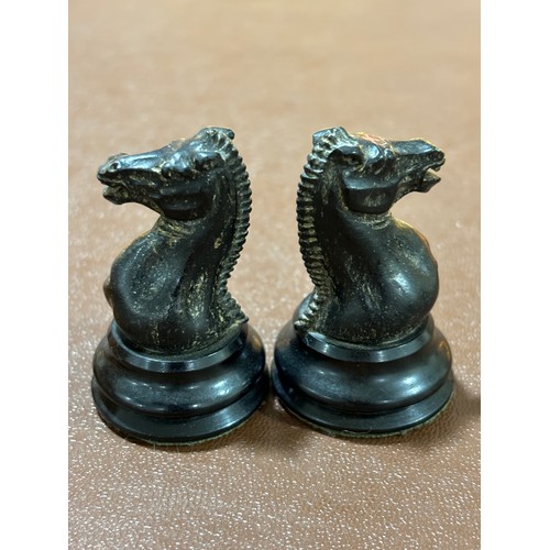 210 - Jaques of London Staunton pattern chess set, boxwood and ebonised, King height 8cm, King stamped Jaq... 