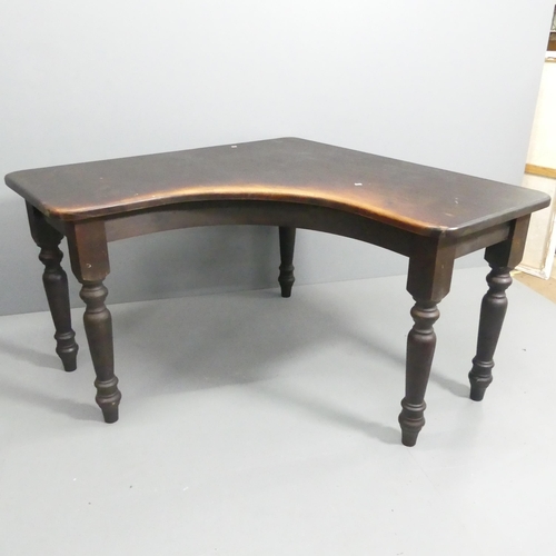 2121 - A stained pine corner desk, raised on five turned legs. Each side 129cm, height 78cm, depth 48cm. Co... 