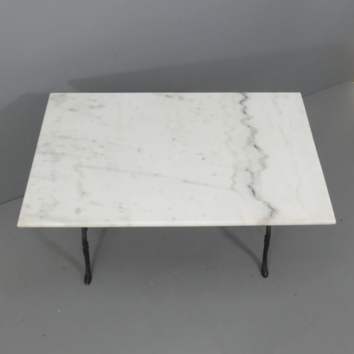 2138 - A rectangular marble-top garden table on cast iron base. 99.5x71x60cm