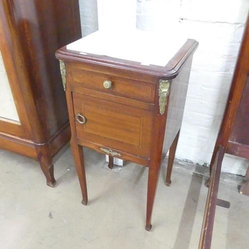 2148 - A French mahogany marble topped pot-cupboard. 42x83x35cm