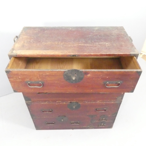 2202 - A vintage Japanese two-section tansu chest. 88x105x43cm.