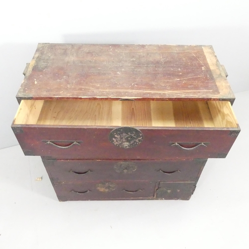 2205 - A vintage Japanese kiri wood two-section tansu chest. 102x105x47cm.