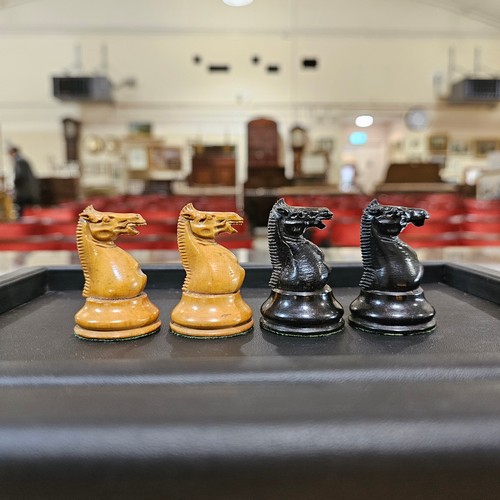 209 - Jaques Staunton pattern chess set, boxwood and ebonised, King stamped Jaques London, in original mah... 