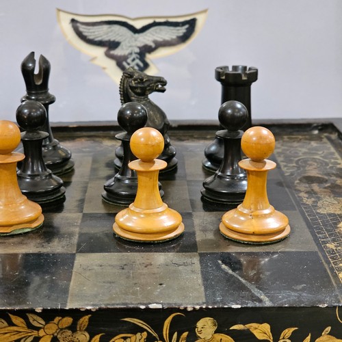 210 - Jaques of London Staunton pattern chess set, boxwood and ebonised, King height 8cm, King stamped Jaq... 