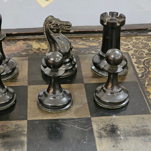 210 - Jaques of London Staunton pattern chess set, boxwood and ebonised, King height 8cm, King stamped Jaq... 