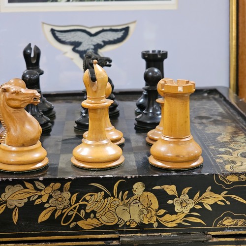 210 - Jaques of London Staunton pattern chess set, boxwood and ebonised, King height 8cm, King stamped Jaq... 