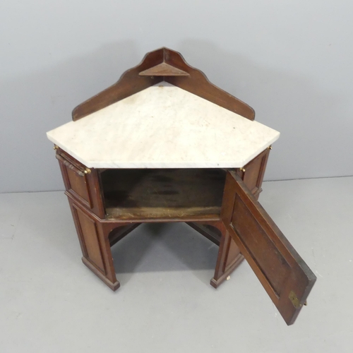 2547 - A Victorian mahogany marble-topped corner wash stand. 78x91x55cm.