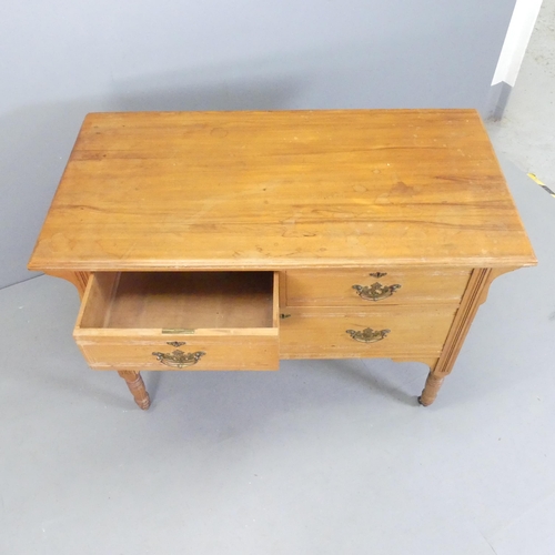 2572 - A Victorian pine wash stand, with two short and one long drawer. 114x79x58cm.