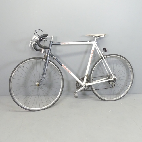 2574 - A Raleigh men's 12 gear road bike.