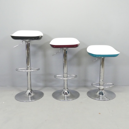 2551 - Three mid-century style moulded bar stools on chrome bases, with rise and fall mechanisms. Max heigh... 