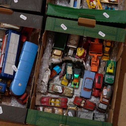 460 - A quantity of diecast vehicles, including many Corgi, Dinky, Lesney etc