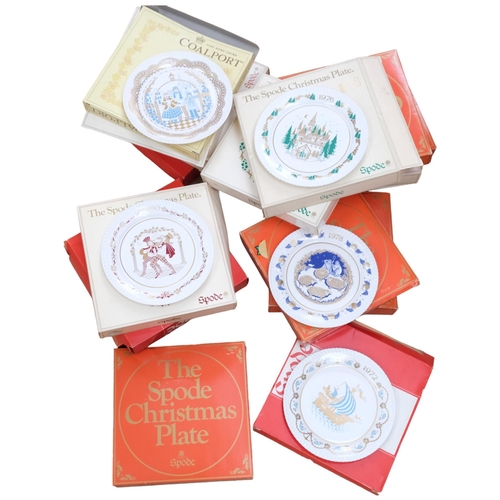 322 - A collection of boxed Spode Christmas plates, circa 1970s