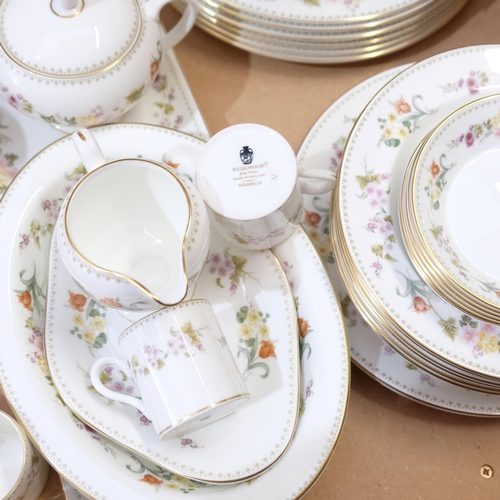 548 - A large Wedgwood dinner and tea service, 