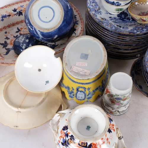 718 - A quantity of Victorian Coalport and Spode dinnerware, various Oriental tea bowls, ginger jars etc