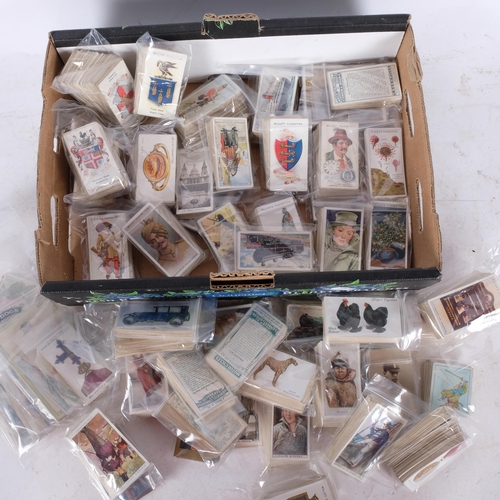 725 - A large quantity of cigarette cards, including Wills's Cigarettes, John Player & Sons, Godfrey Phili... 